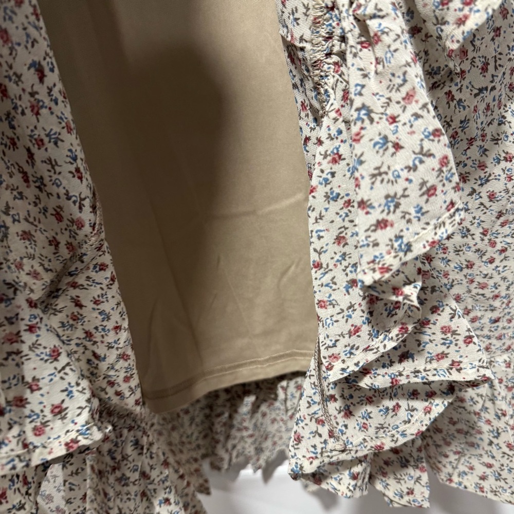 Ruffle Midi Dress in Cream Floral - Picture 7 of 12